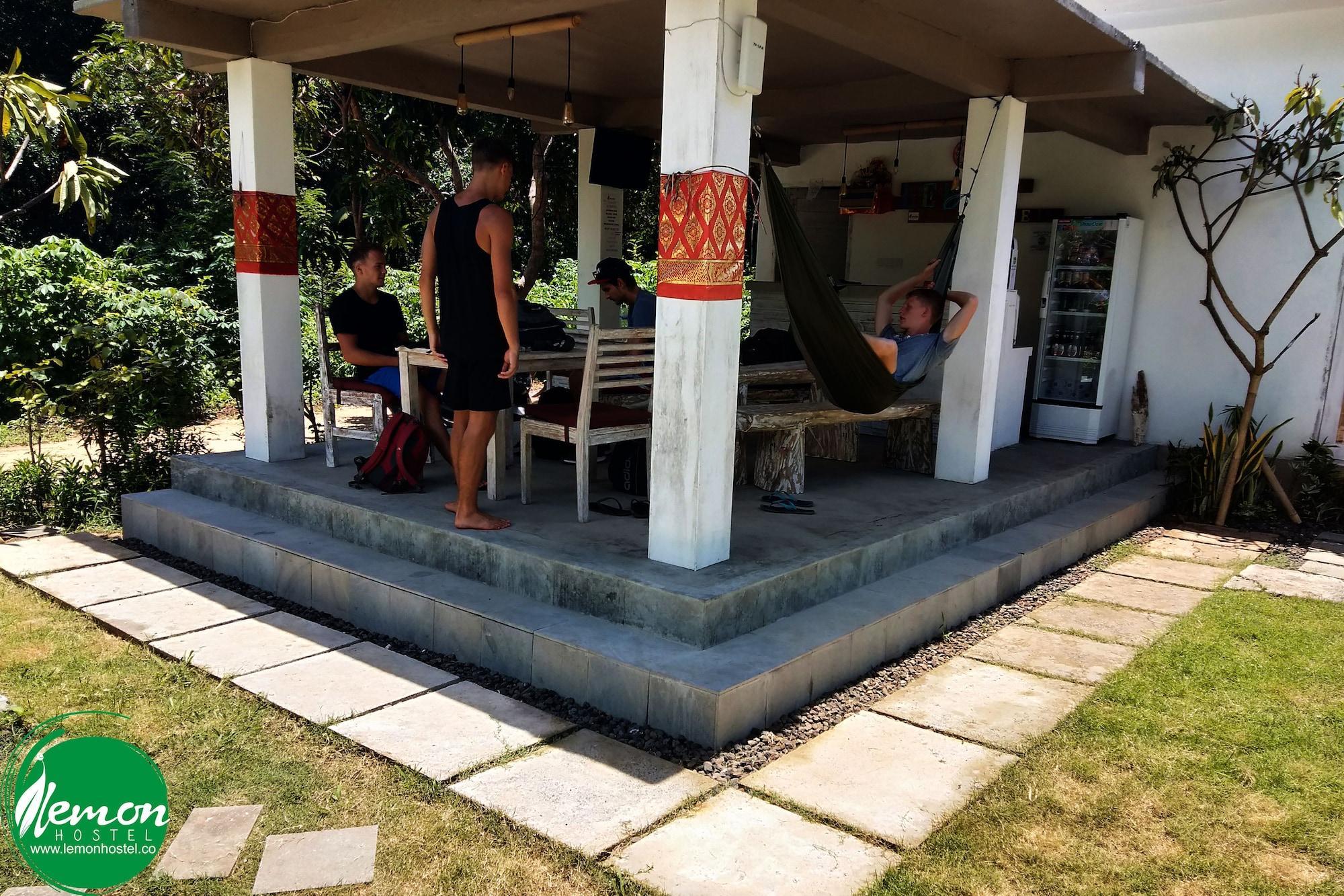 Castaway Island Hostel Nusa Lembongan  Exterior photo
