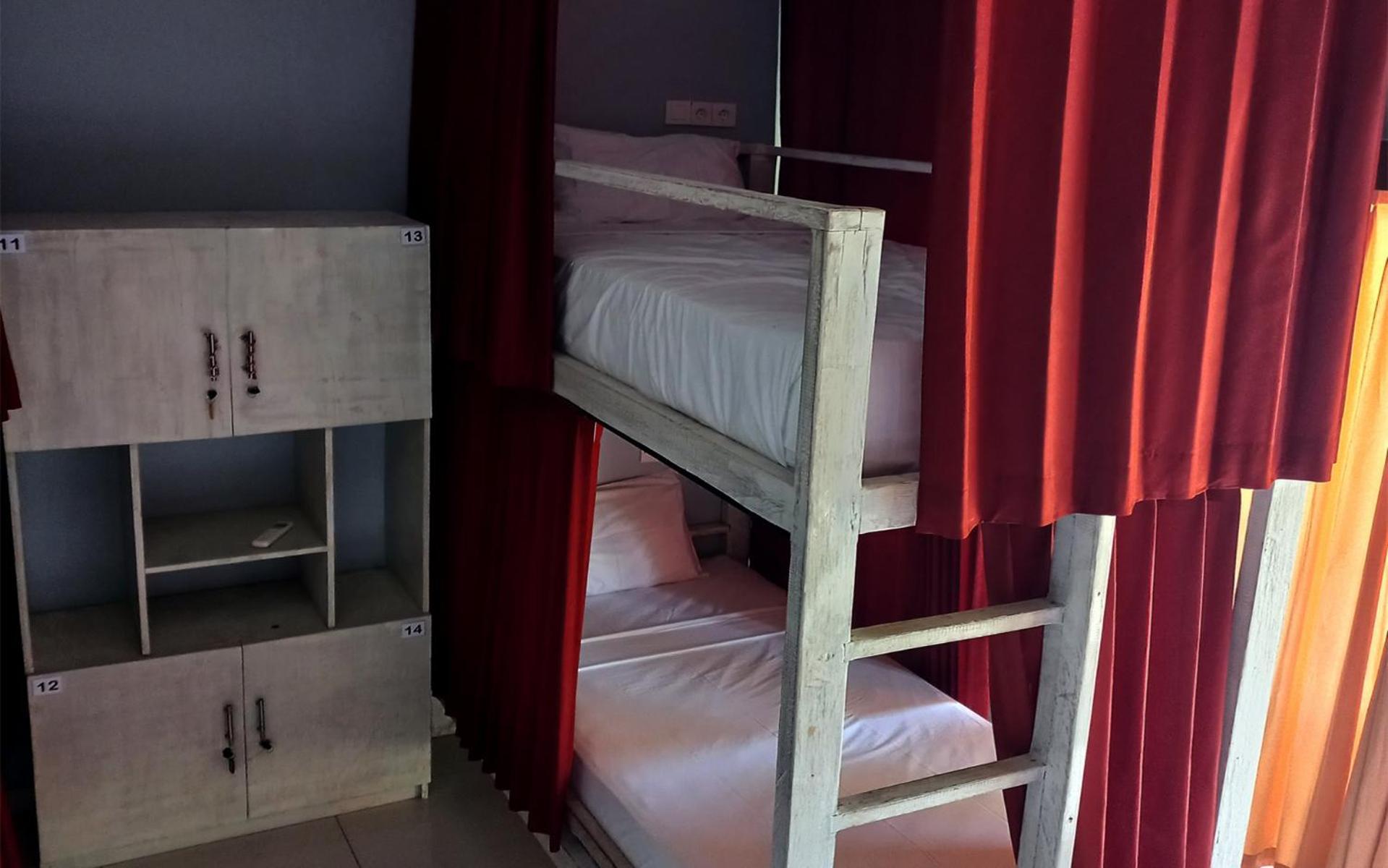 Castaway Island Hostel Nusa Lembongan  Exterior photo