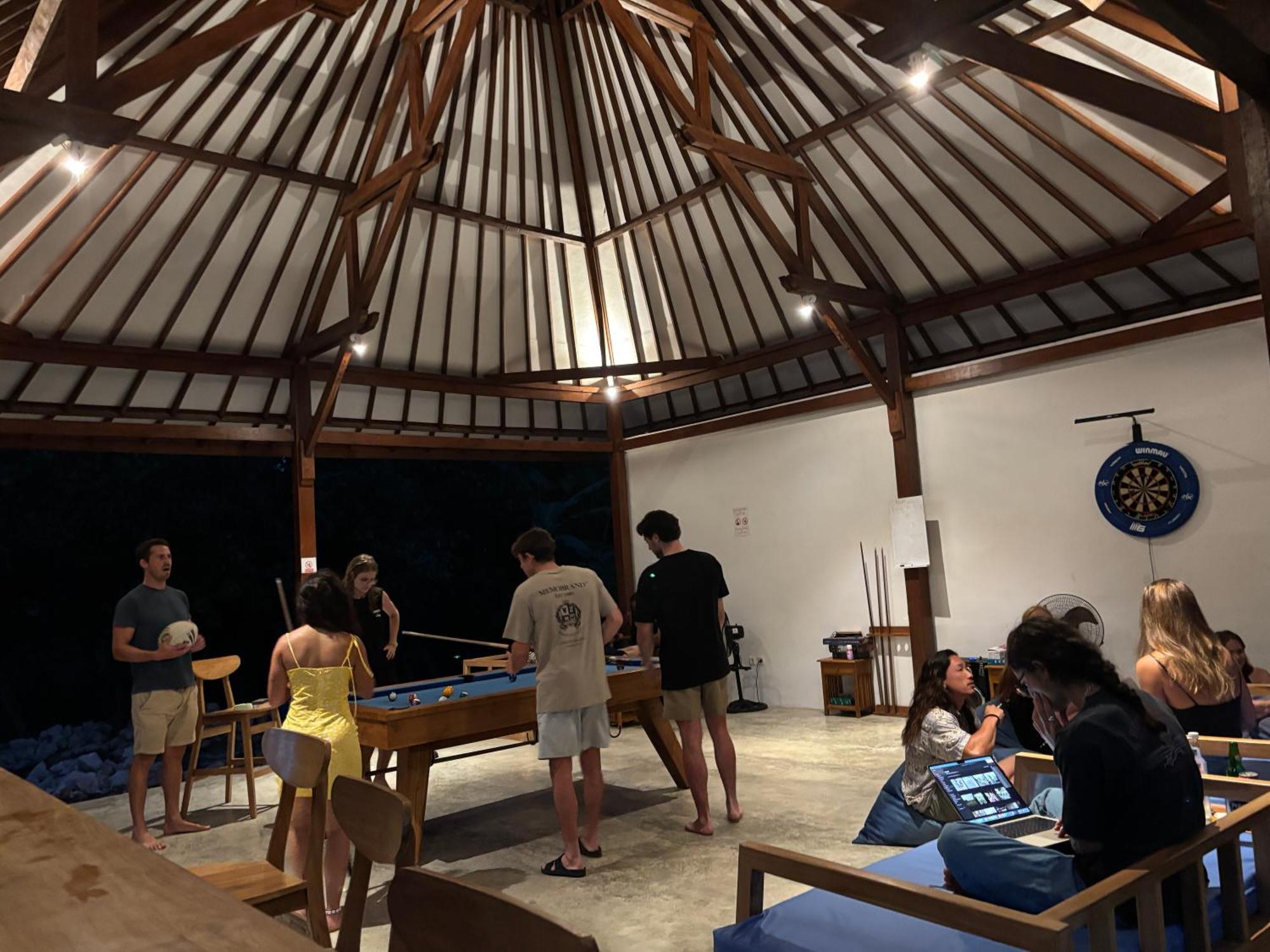 Castaway Island Hostel Nusa Lembongan  Exterior photo