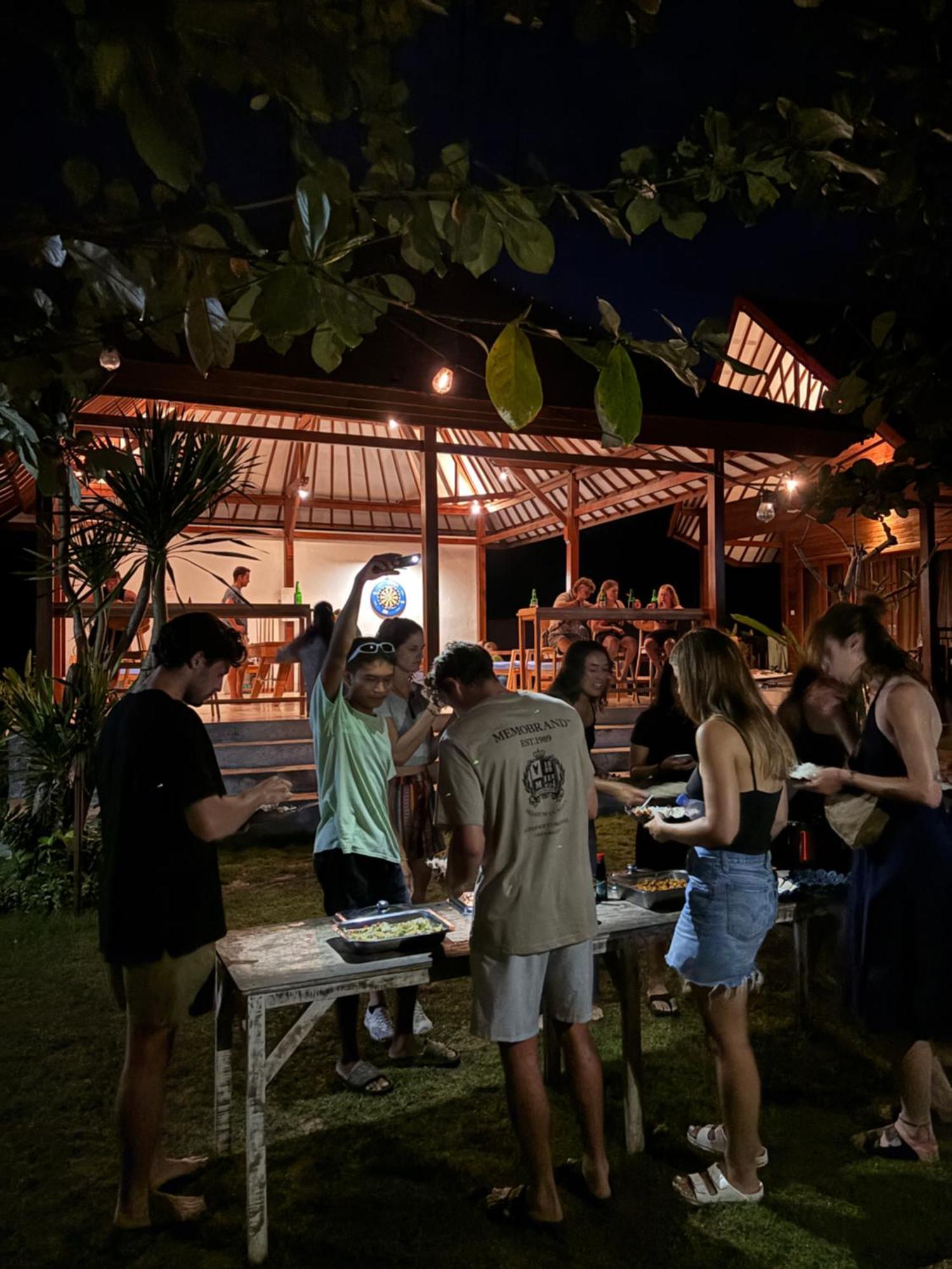 Castaway Island Hostel Nusa Lembongan  Exterior photo